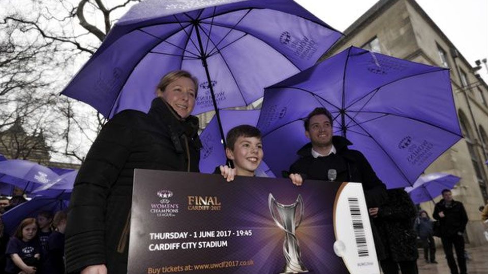 Salah seorang anak bernama, Steffan Roberts berhasil memenangkan salah satu tiket final Liga Champions Wanita. Copyright: &copy; walesonline.co.uk